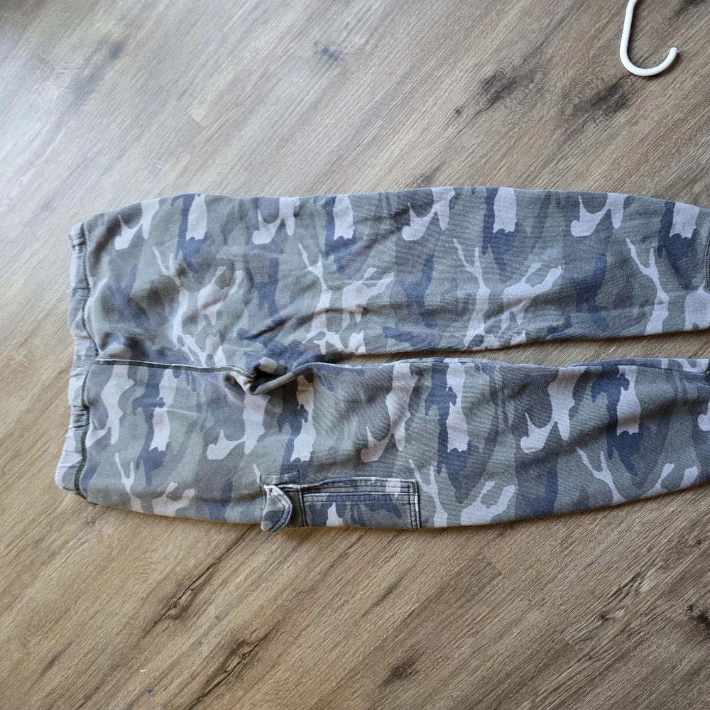 Abercrombie kids camo sweatpant jogger - Picture 3 of 5